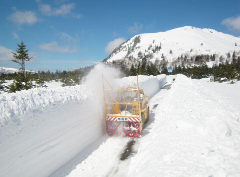 八甲田除雪隊